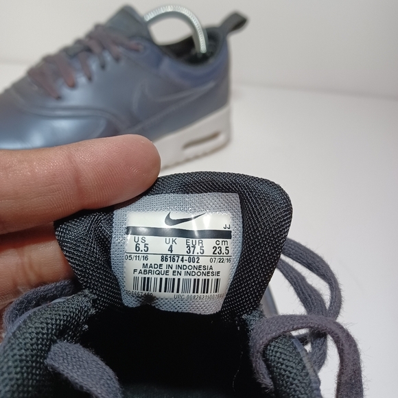 Nike Air Max Thea SE Women's size 6.5 Metallic Hematite Running Shoes 861674 002 - Picture 9 of 9